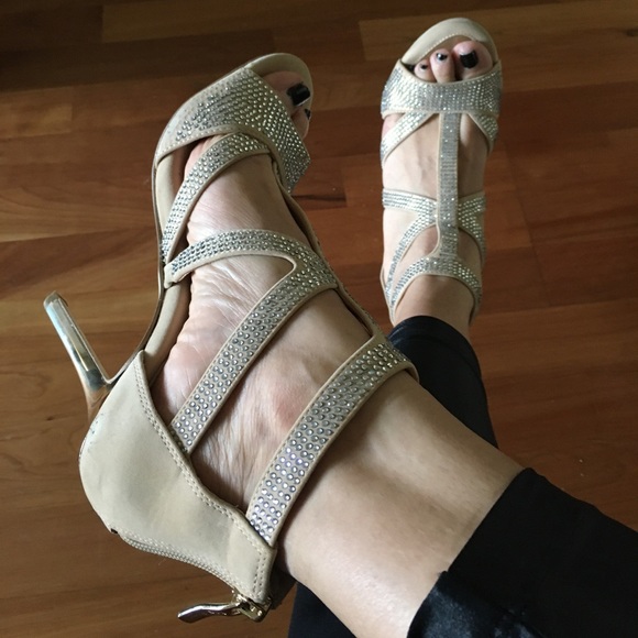 BCBG shoes nude - stud - Picture 2 of 3
